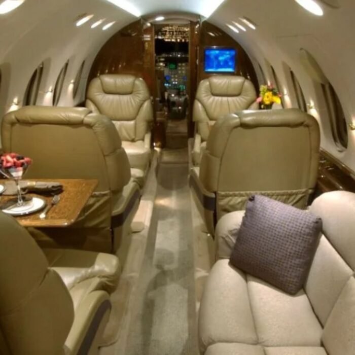 hawker 890